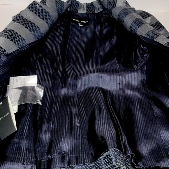 GIORGIO ARMANI BLUE / GRAY COLOR BLAZER. - Picture 6 of 9
